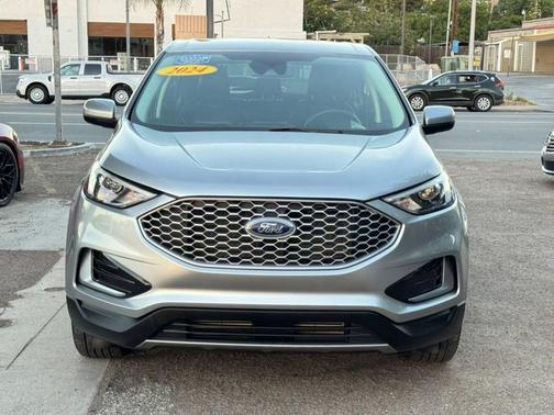 Iconic Silver Metallic 2024 Ford Edge SEL