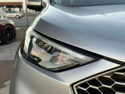 Iconic Silver Metallic 2024 Ford Edge SEL