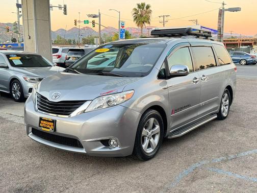 2011 Toyota Sienna LE