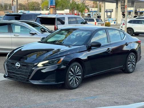 Super Black 2026 Nissan Altima SV FWD