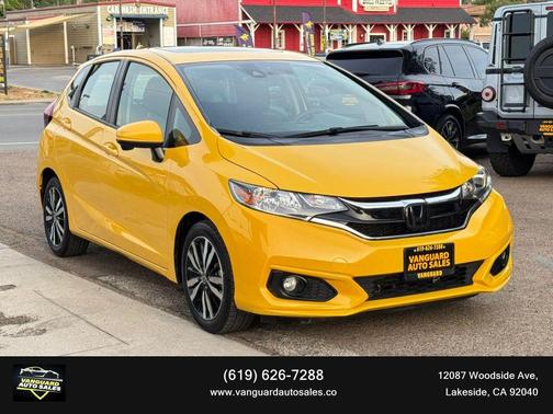 Helios Yellow Pearl 2018 Honda Fit EX