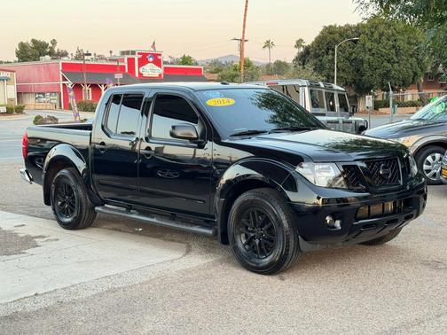 Super Black 2014 Nissan Frontier SV