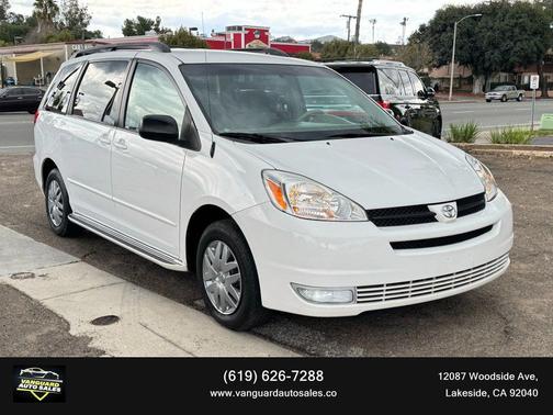 2004 Toyota Sienna CE
