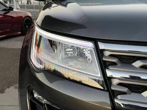 Magnetic Metallic 2018 Ford Explorer Limited