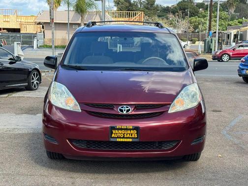 Burgundy 2008 Toyota Sienna LE