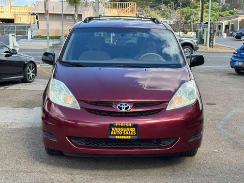 Burgundy 2008 Toyota Sienna LE