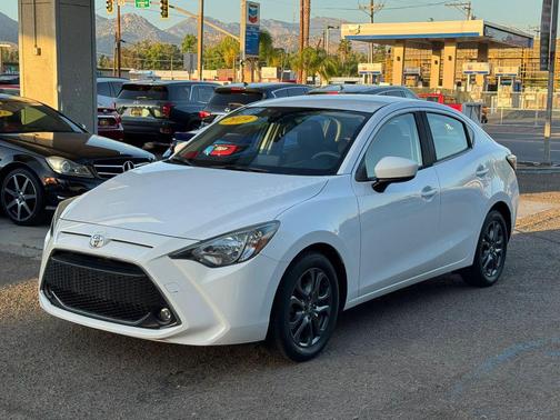 White 2019 Toyota Yaris Sedan LE
