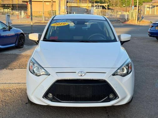 White 2019 Toyota Yaris Sedan LE