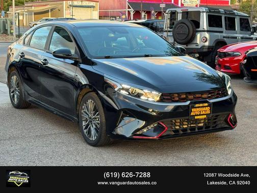 Aurora Black 2024 Kia Forte GT-Line
