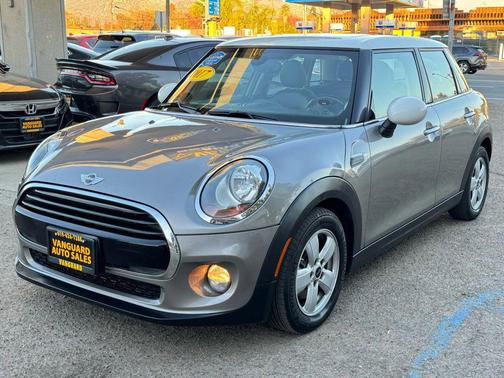2017 MINI Hardtop Cooper