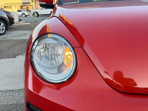 2019 Volkswagen Beetle 2.0T S