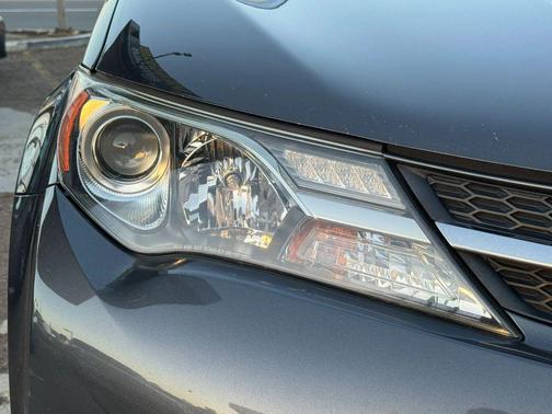 Magnetic Gray Metallic 2015 Toyota RAV4 LE