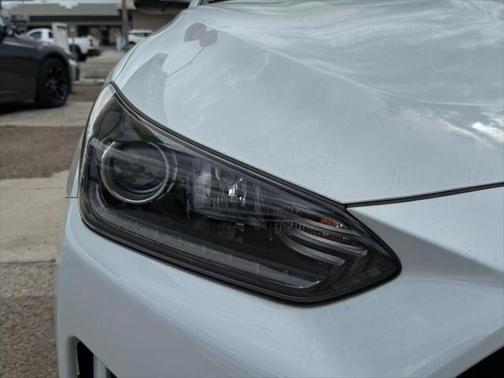 2020 Hyundai Veloster 2