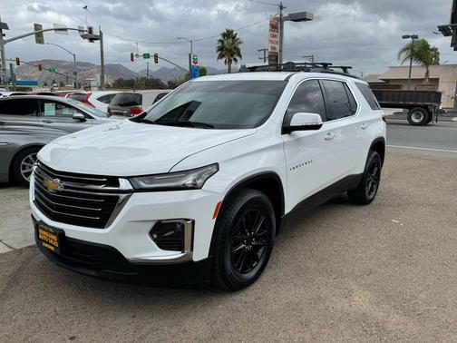 2022 Chevrolet Traverse LT Leather