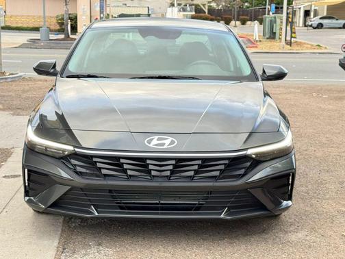 Amazon Gray 2025 Hyundai ELANTRA SE