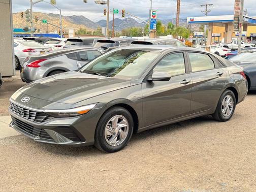 Amazon Gray 2025 Hyundai ELANTRA SE
