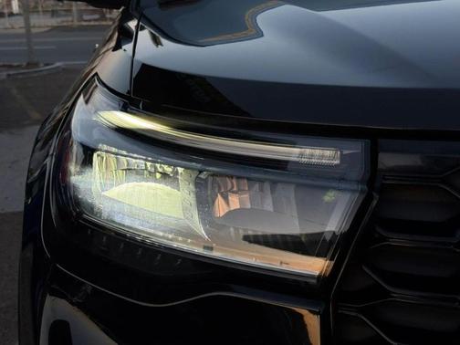 Agate Black Metallic 2025 Ford Explorer ST-Line