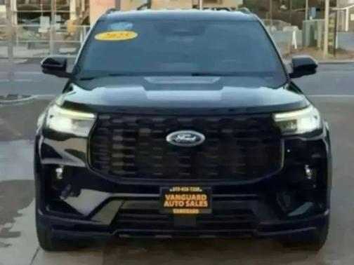Agate Black Metallic 2025 Ford Explorer ST-Line