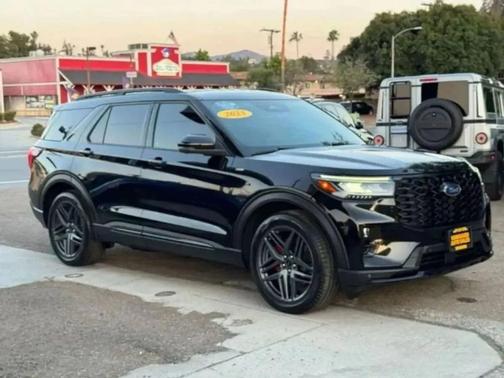 Agate Black Metallic 2025 Ford Explorer ST-Line