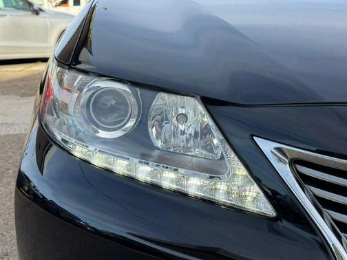 2013 Lexus ES 300h Base