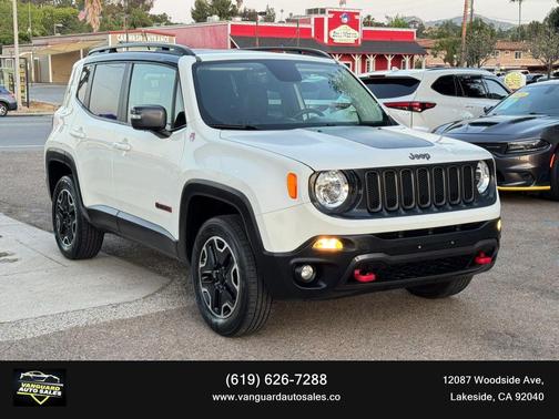 Alpine White 2017 Jeep Renegade Trailhawk