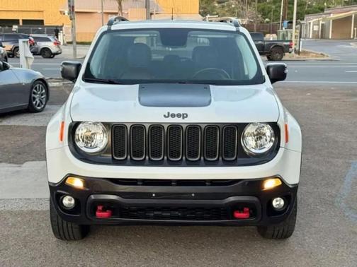 Alpine White 2017 Jeep Renegade Trailhawk