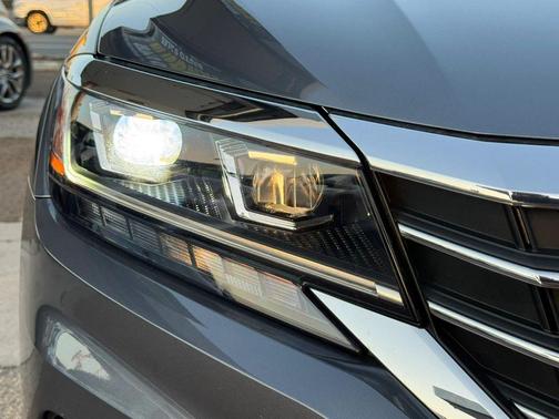 Gray 2022 Volkswagen Passat 2.0T SE