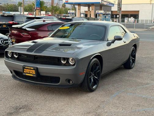 Destroyer Gray Clearcoat 2017 Dodge Challenger SXT