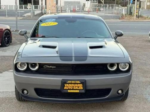 Destroyer Gray Clearcoat 2017 Dodge Challenger SXT