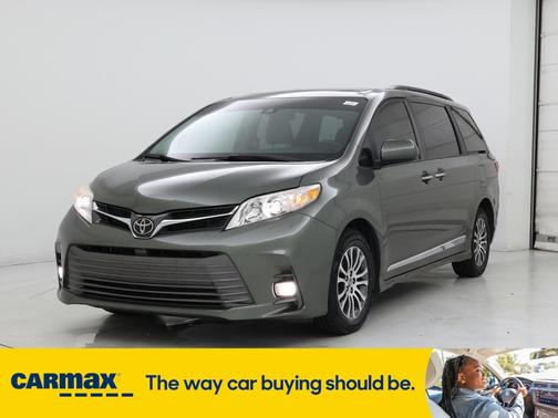 2020 Toyota Sienna XLE
