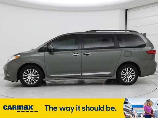 2020 Toyota Sienna XLE