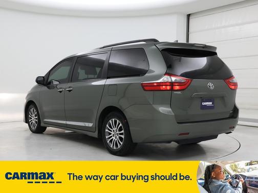 2020 Toyota Sienna XLE
