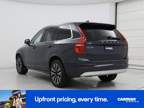 2022 Volvo XC90 T5 Momentum