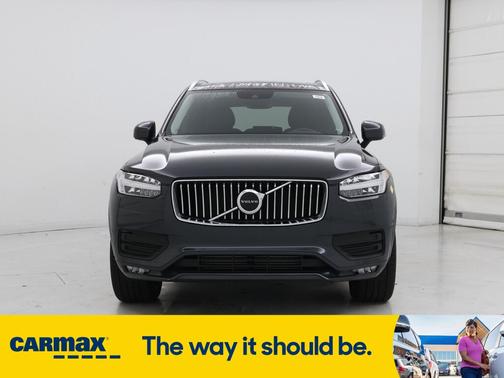 2022 Volvo XC90 T5 Momentum