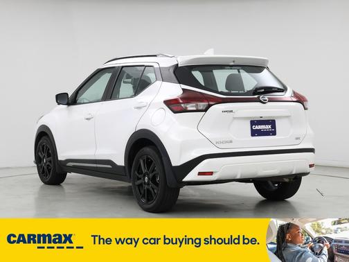 2021 Nissan Kicks SR