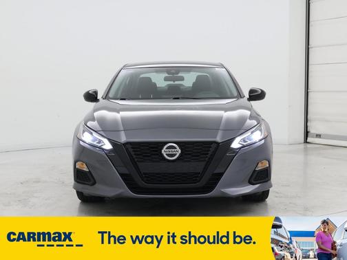 2022 Nissan Altima SR