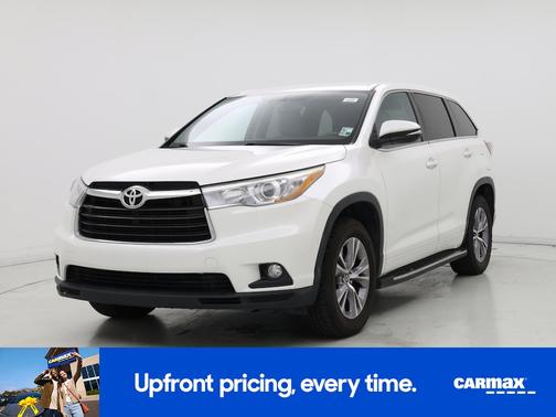 White 2016 Toyota Highlander LE