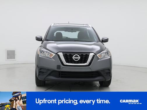 Gray 2019 Nissan Kicks SV