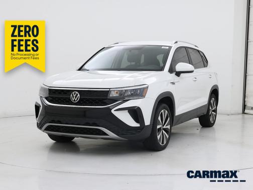 White 2022 Volkswagen Taos SE