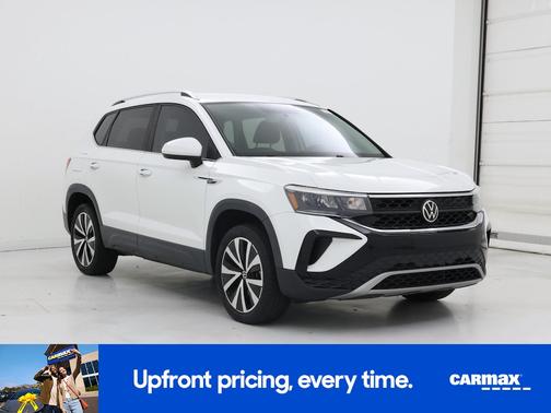 White 2022 Volkswagen Taos SE