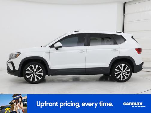 White 2022 Volkswagen Taos SE