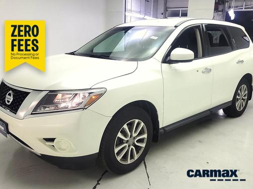 White 2015 Nissan Pathfinder S