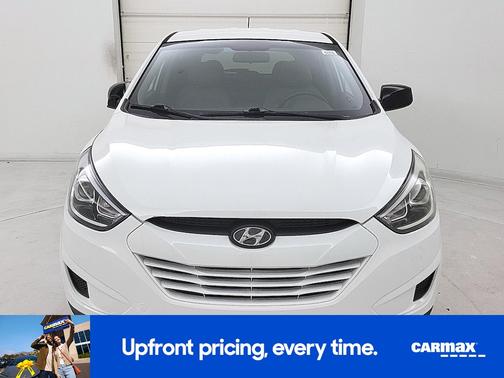 White 2015 Hyundai TUCSON GLS