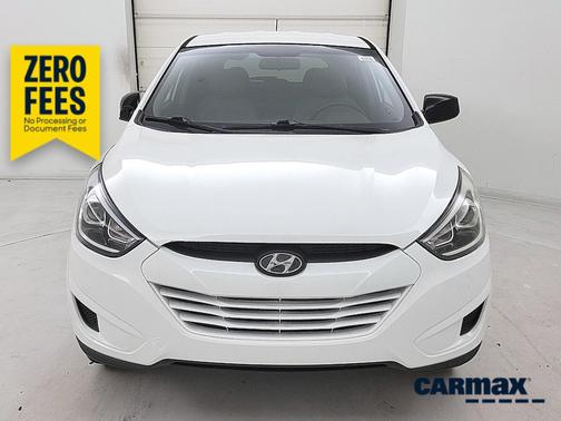 White 2015 Hyundai TUCSON GLS