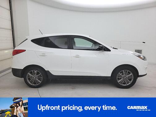 White 2015 Hyundai TUCSON GLS