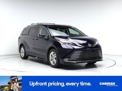 Blue 2022 Toyota Sienna Platinum