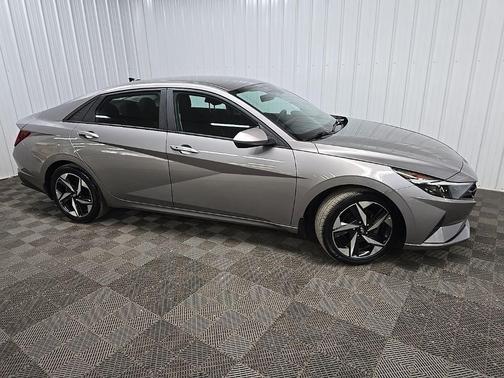 Metal 2023 Hyundai ELANTRA SEL