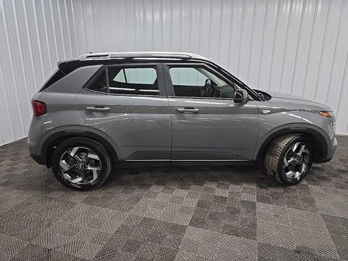 2022 Hyundai VENUE Limited