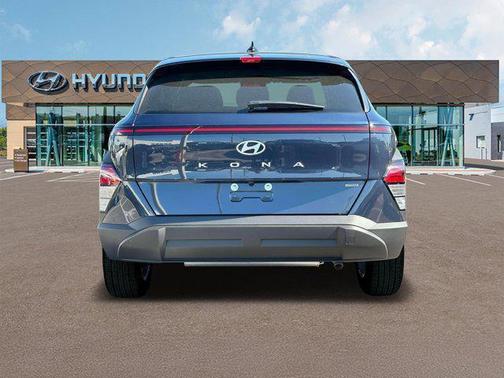 2025 Hyundai KONA SE