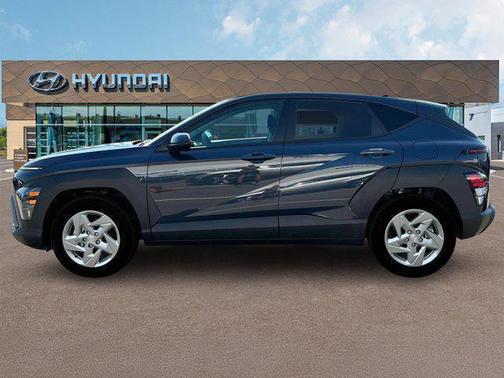2025 Hyundai KONA SE